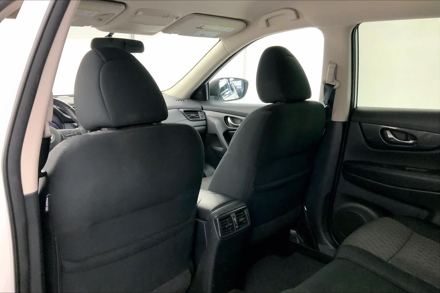 Thumbnail: 2017 Nissan Rogue - 12