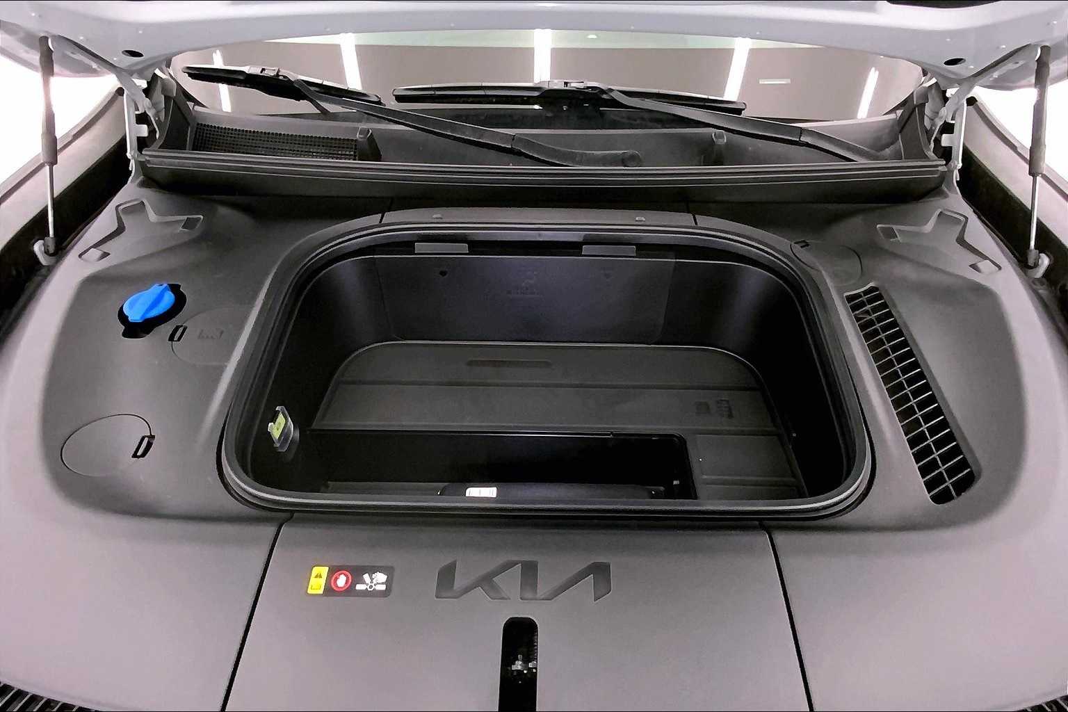 Thumbnail: 2024 Kia EV9 - 9