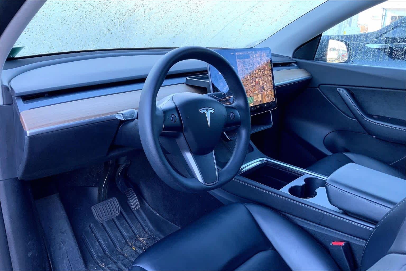 2022 Tesla Model Y Long Range photo 2