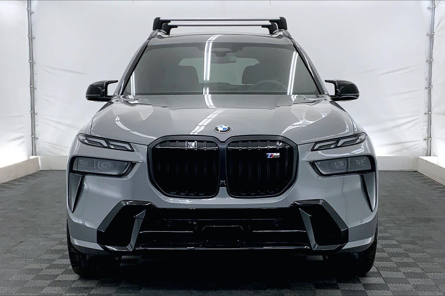 Thumbnail: 2026 BMW X7 - 6