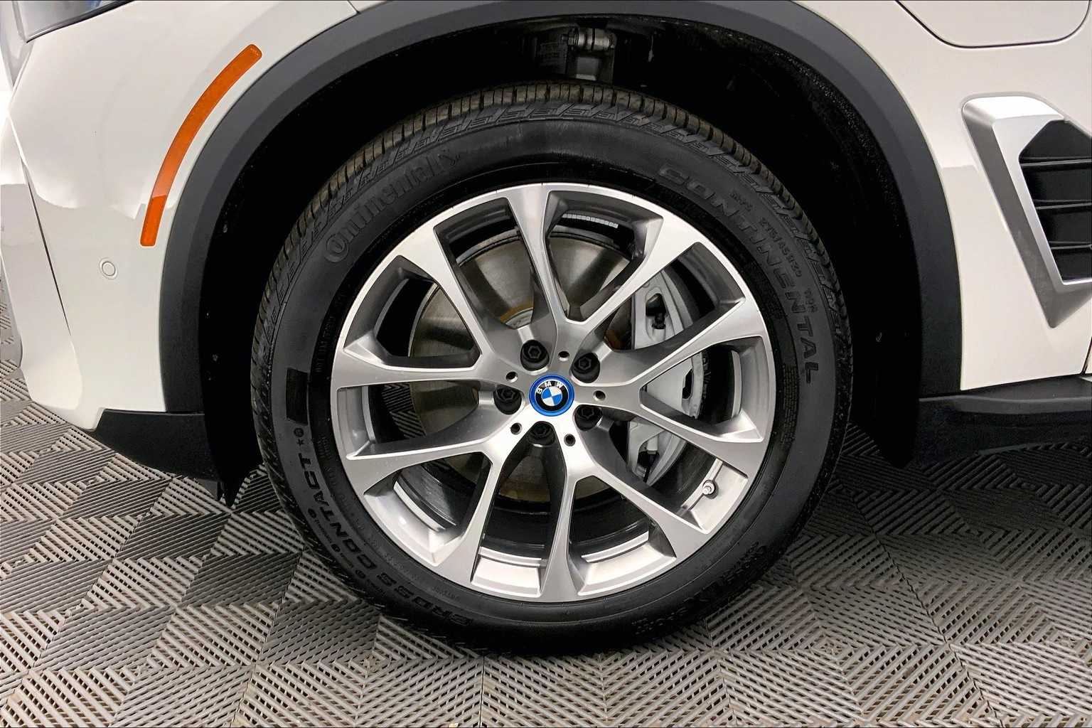 Thumbnail: 2025 BMW X5 - 8