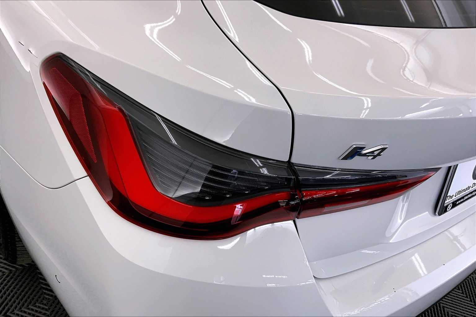 Thumbnail: 2022 BMW i4 - 33