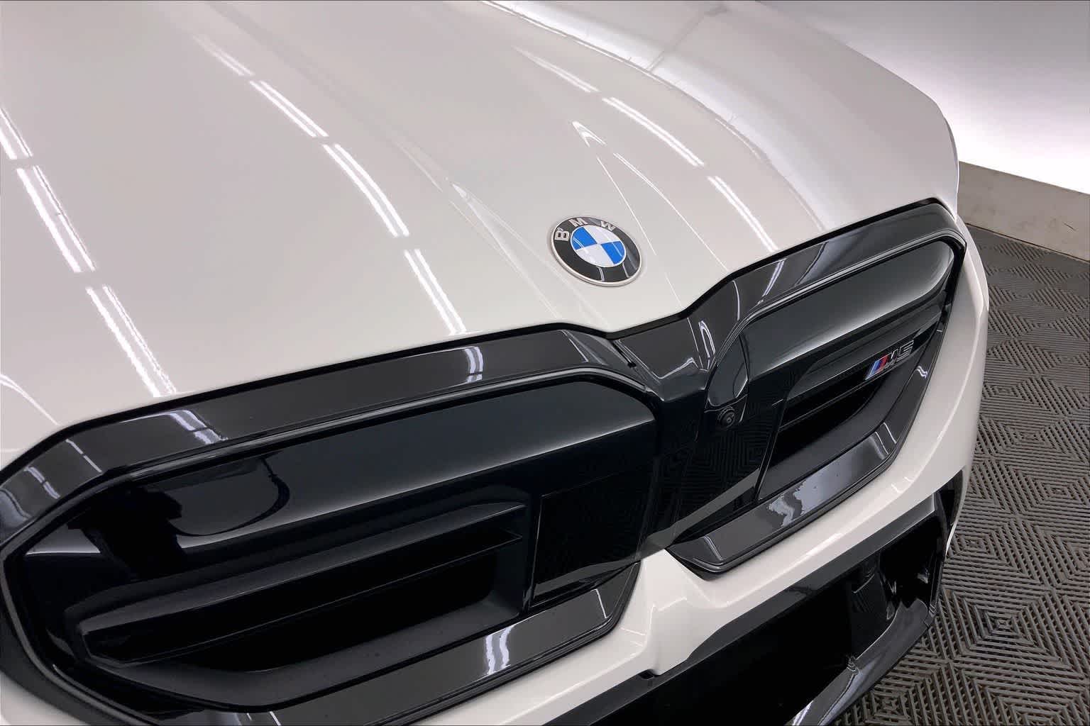 Thumbnail: 2026 BMW M5 - 33