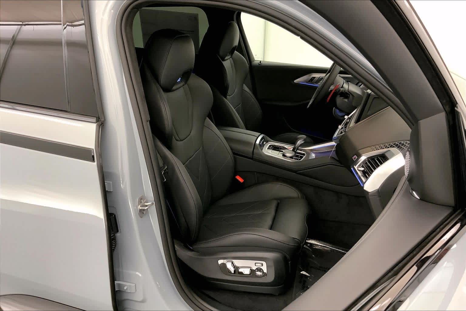 Thumbnail: 2026 BMW XM - 14