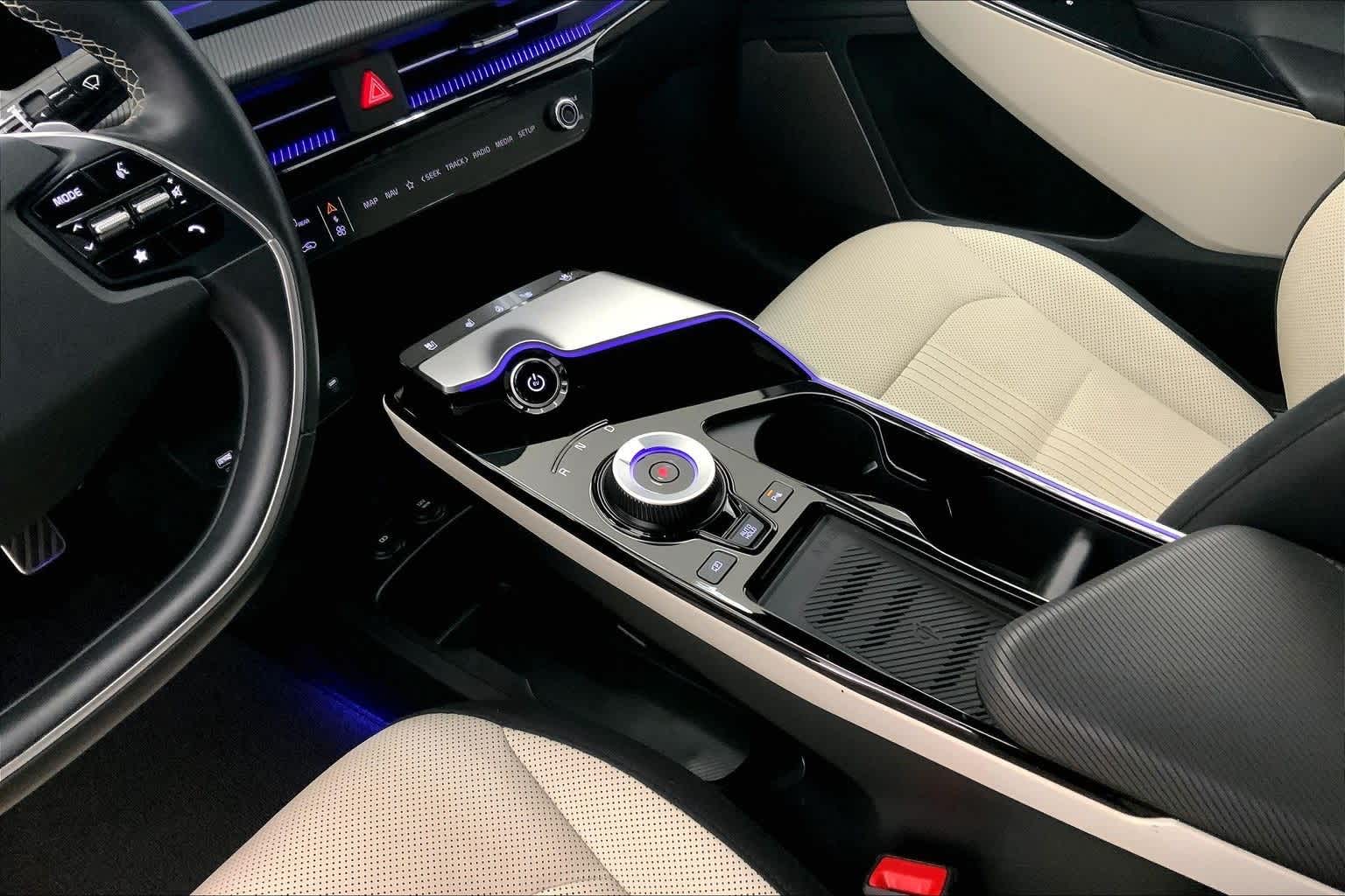 Thumbnail: 2023 Kia EV6 - 16