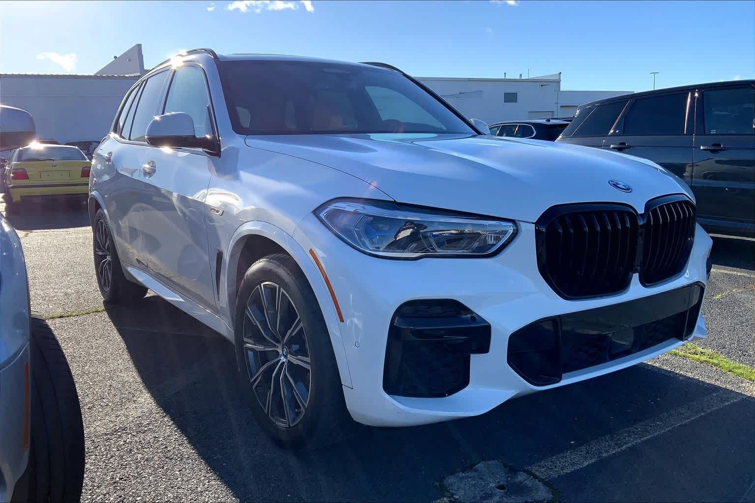 Thumbnail: 2022 BMW X5 - 11