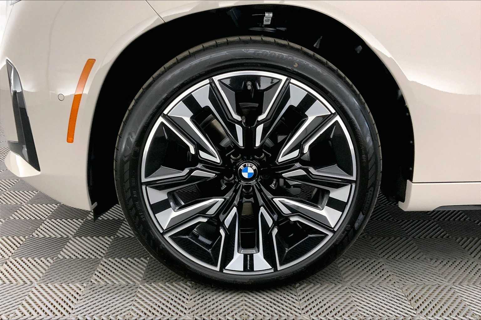 Thumbnail: 2025 BMW X3 - 8