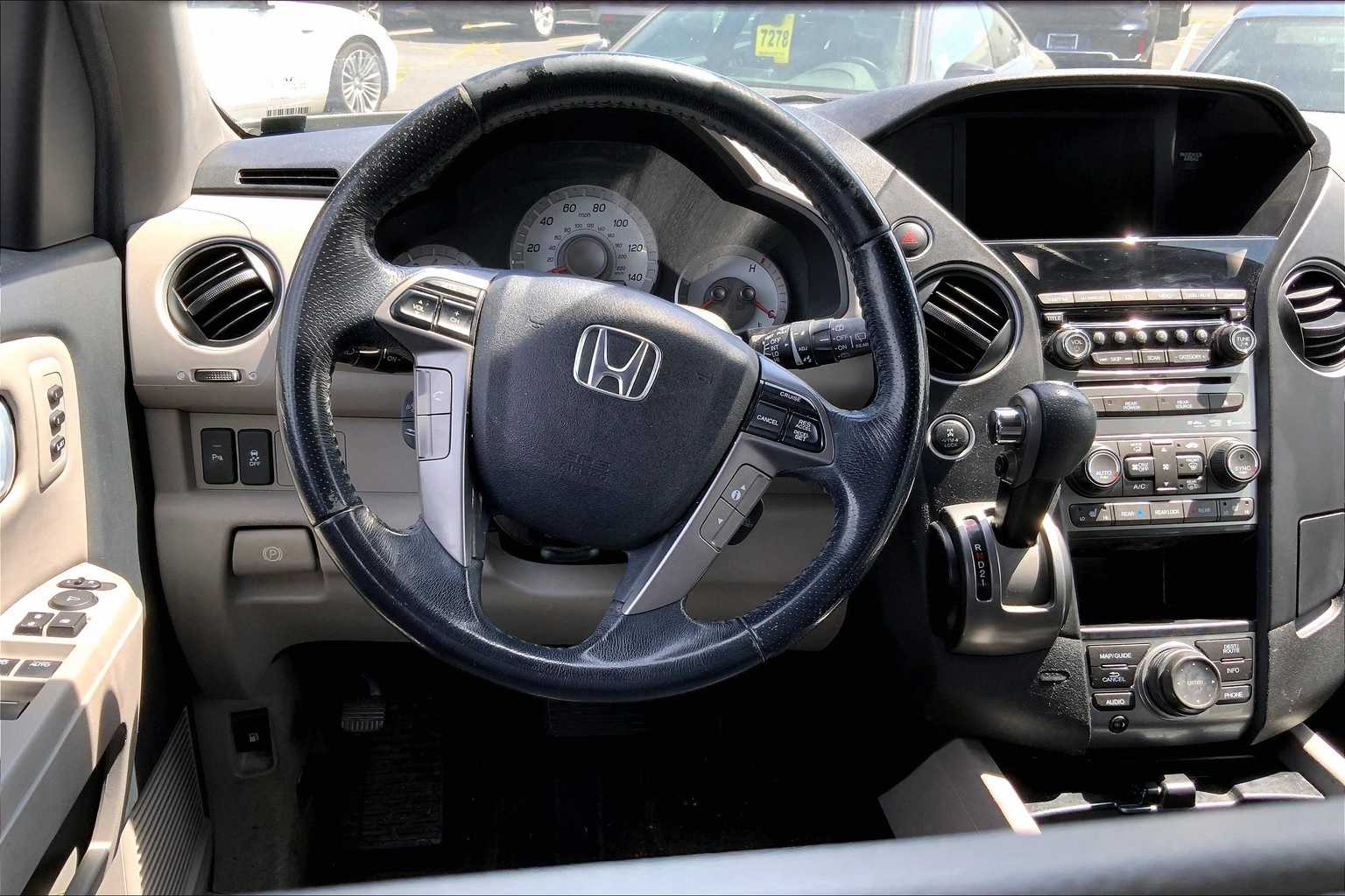 Thumbnail: 2013 Honda Pilot - 15