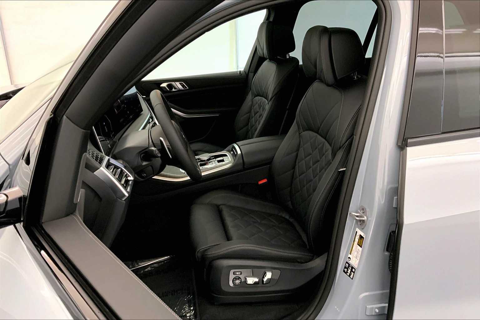 Thumbnail: 2026 BMW X5 - 11