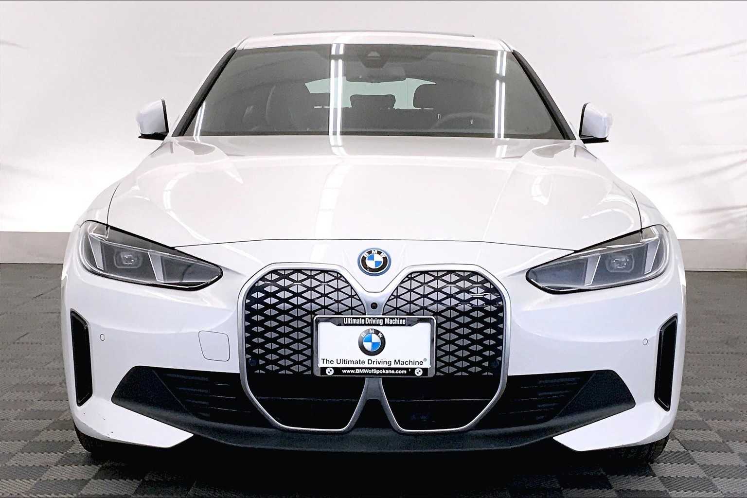 Thumbnail: 2025 BMW i4 - 6