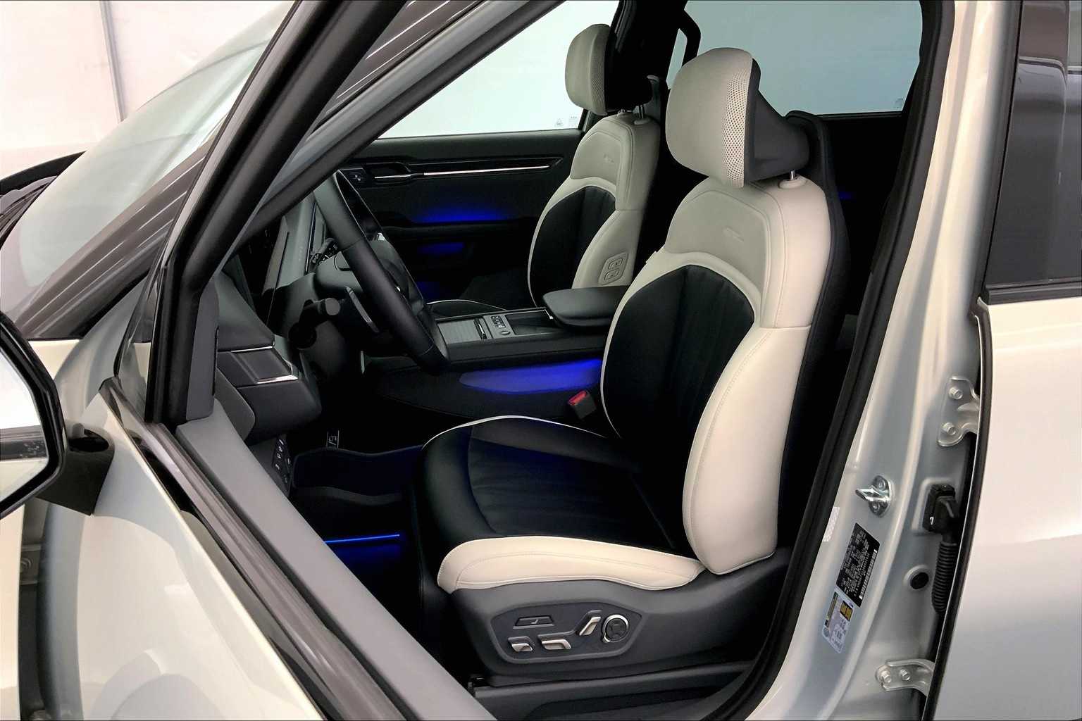 Thumbnail: 2024 Kia EV9 - 11