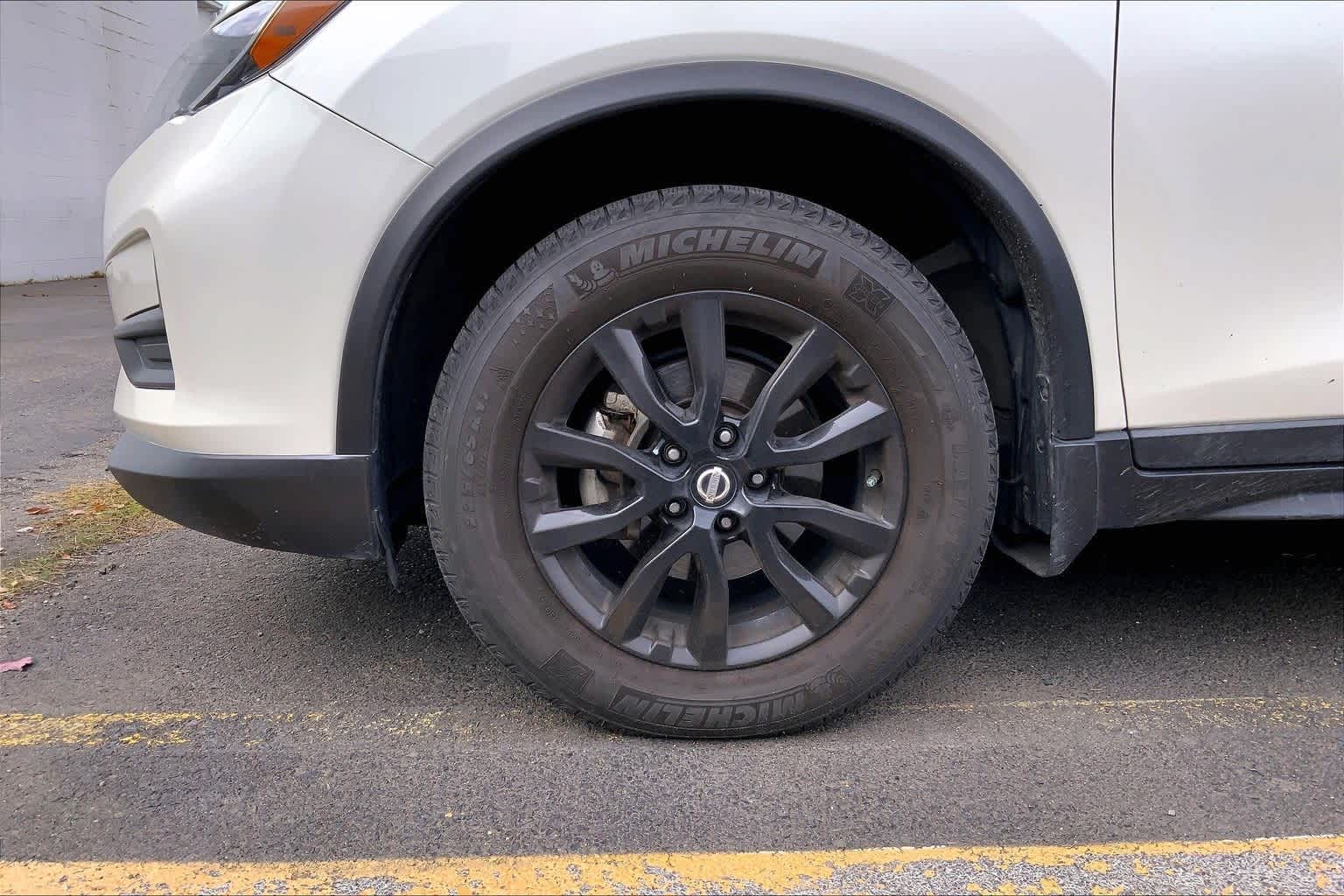 Thumbnail: 2017 Nissan Rogue - 8