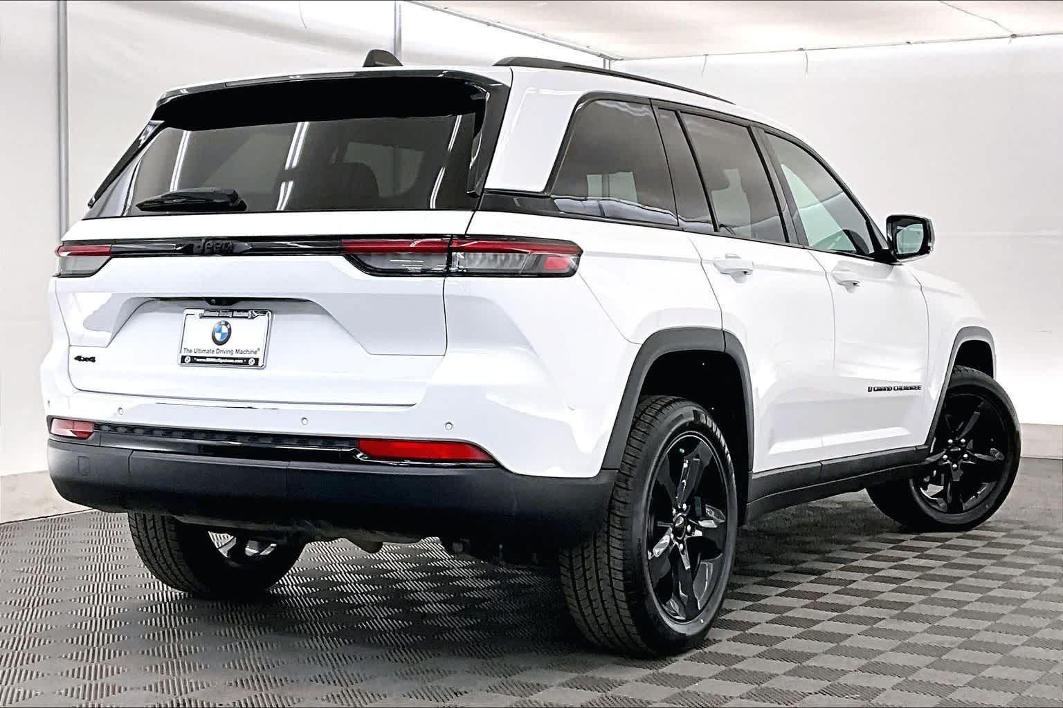 Thumbnail: 2023 Jeep Grand Cherokee - 22