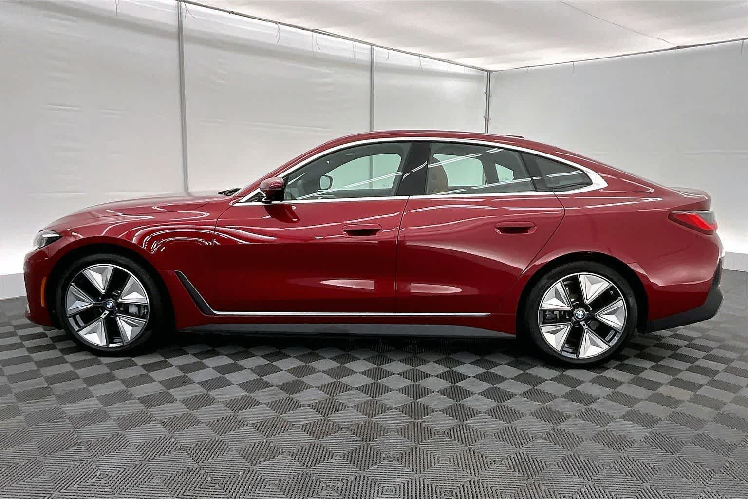 Thumbnail: 2025 BMW i4 - 3