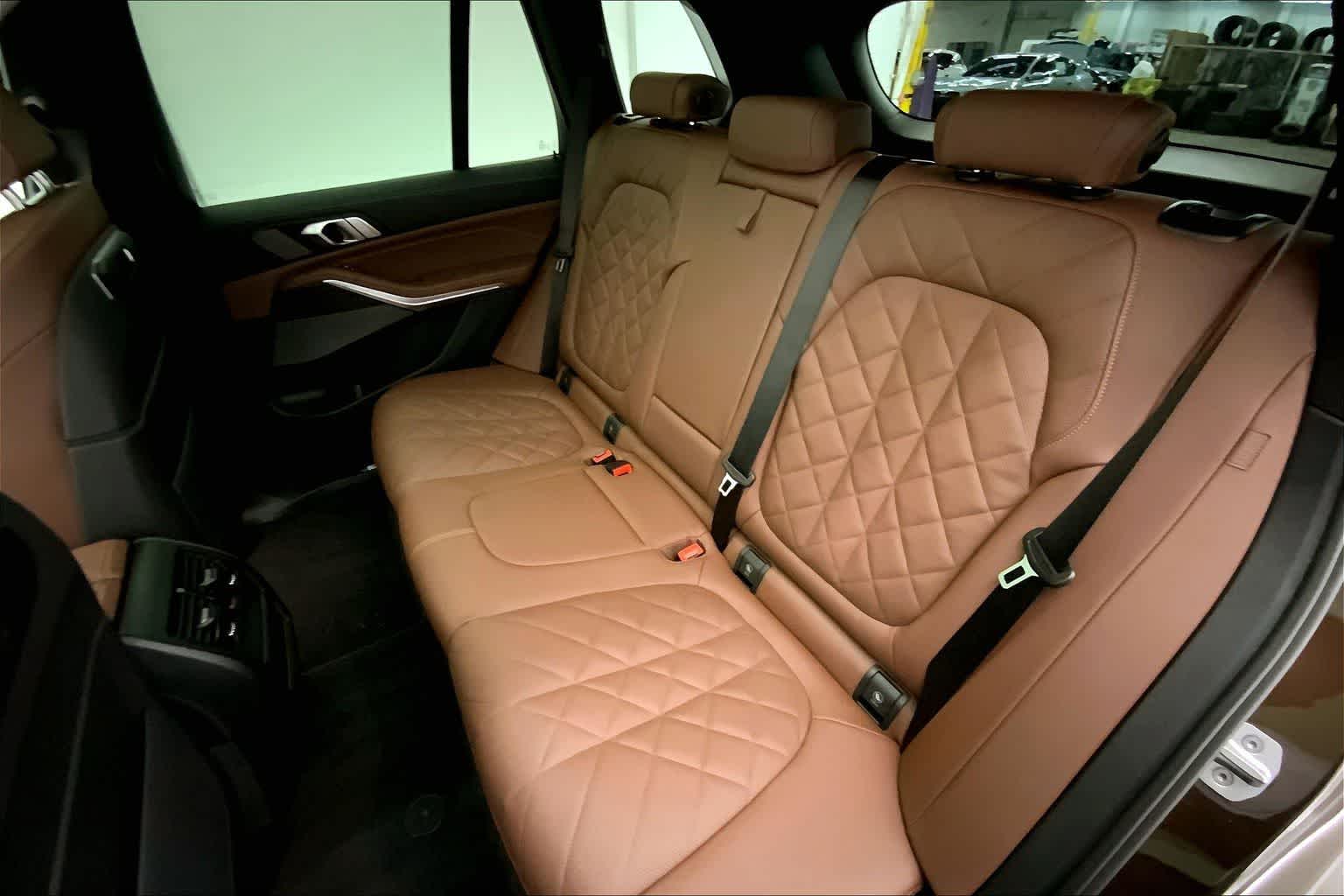 Thumbnail: 2026 BMW X5 - 13