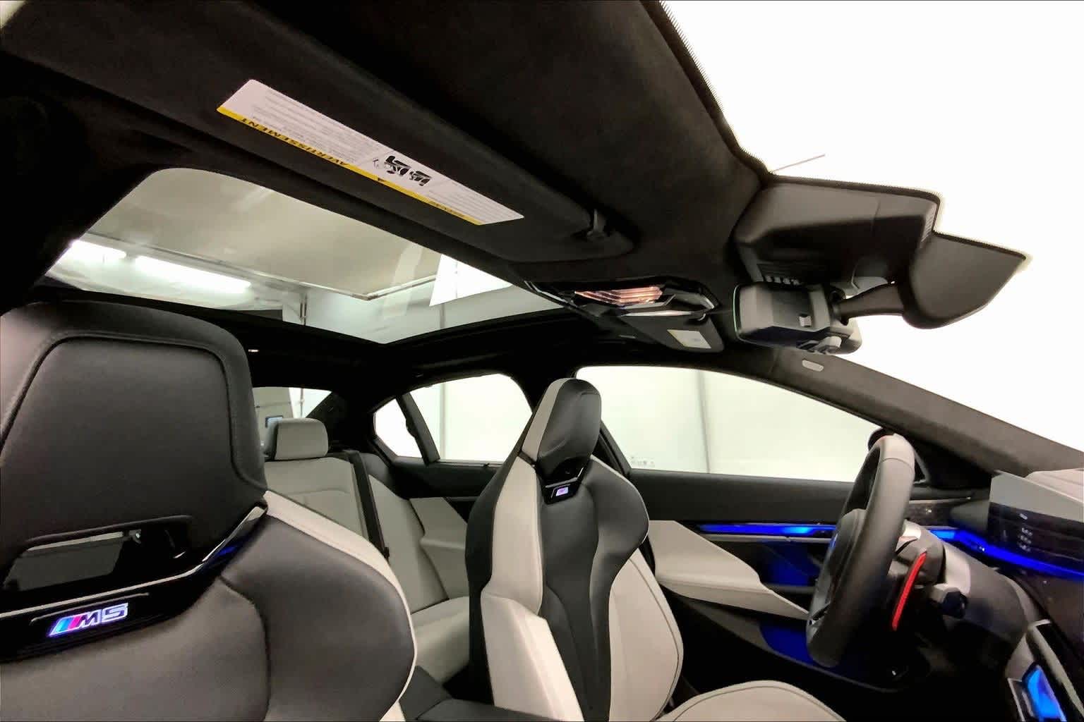 Thumbnail: 2026 BMW M5 - 30