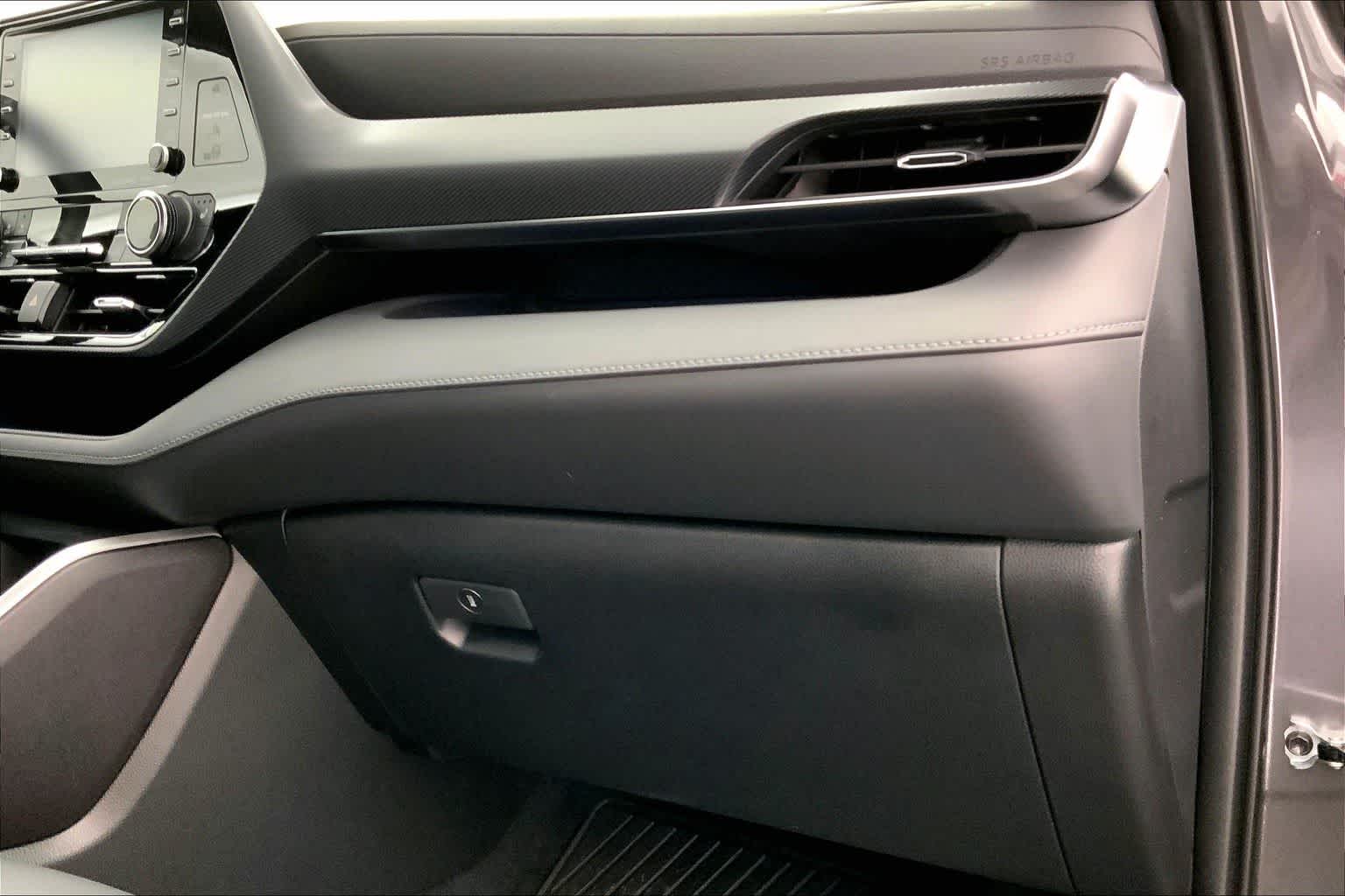 Thumbnail: 2021 Toyota Highlander - 23