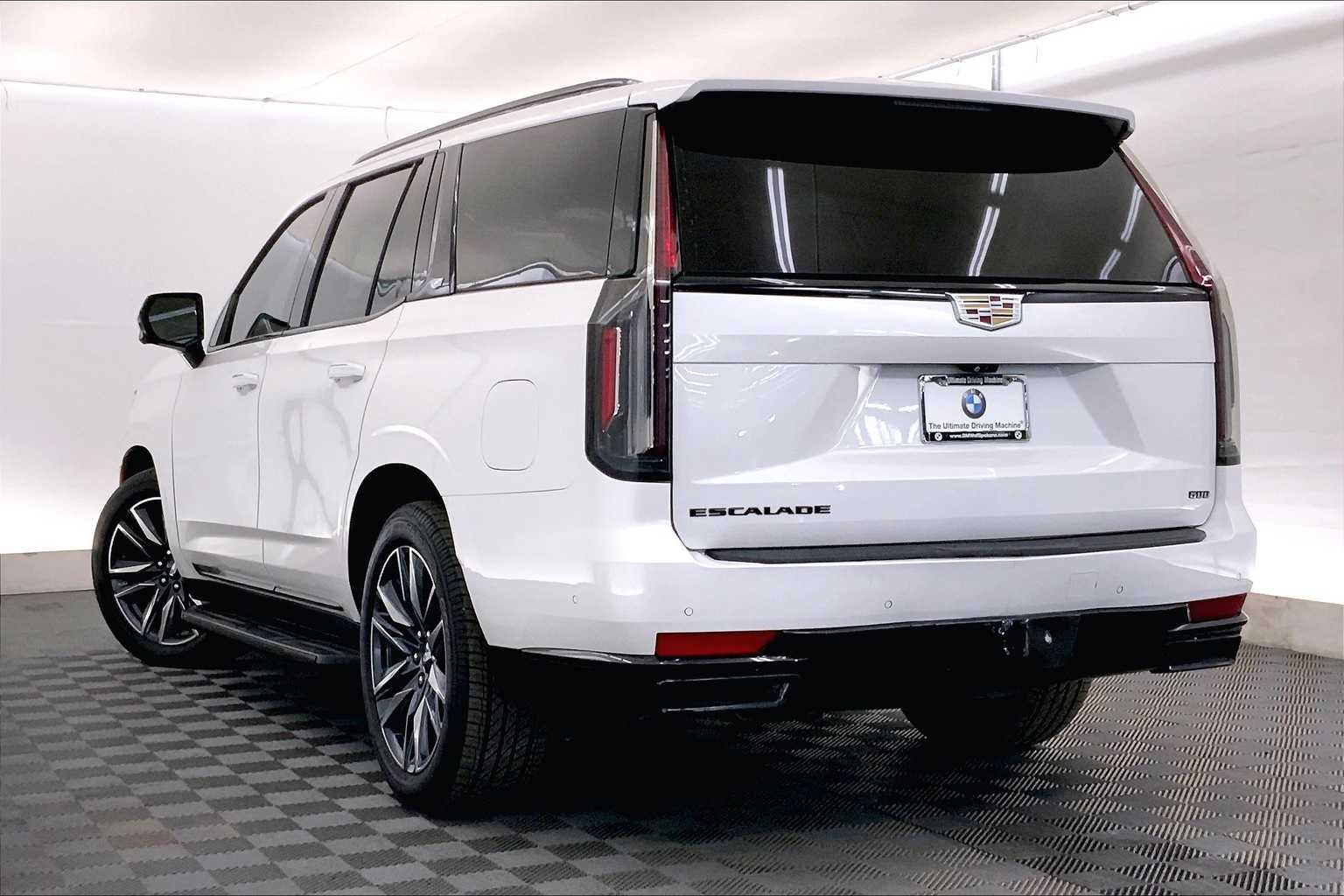Thumbnail: 2021 Cadillac Escalade - 4