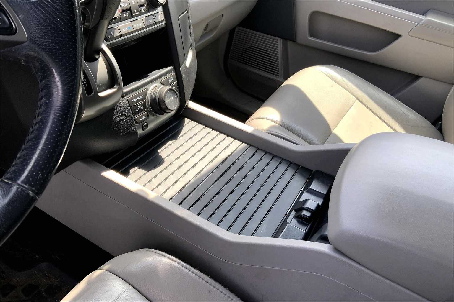 Thumbnail: 2013 Honda Pilot - 17