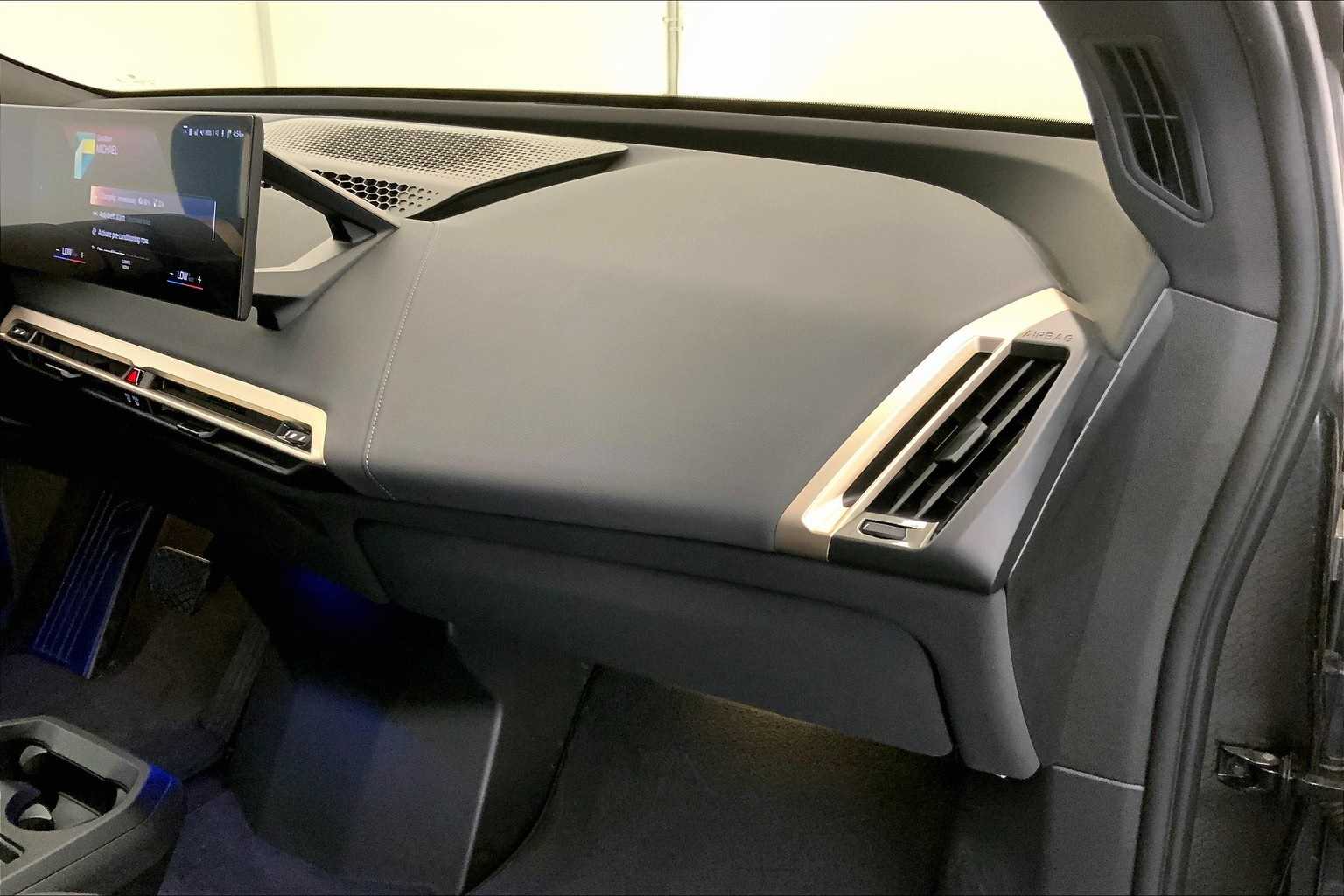 Thumbnail: 2023 BMW iX - 22