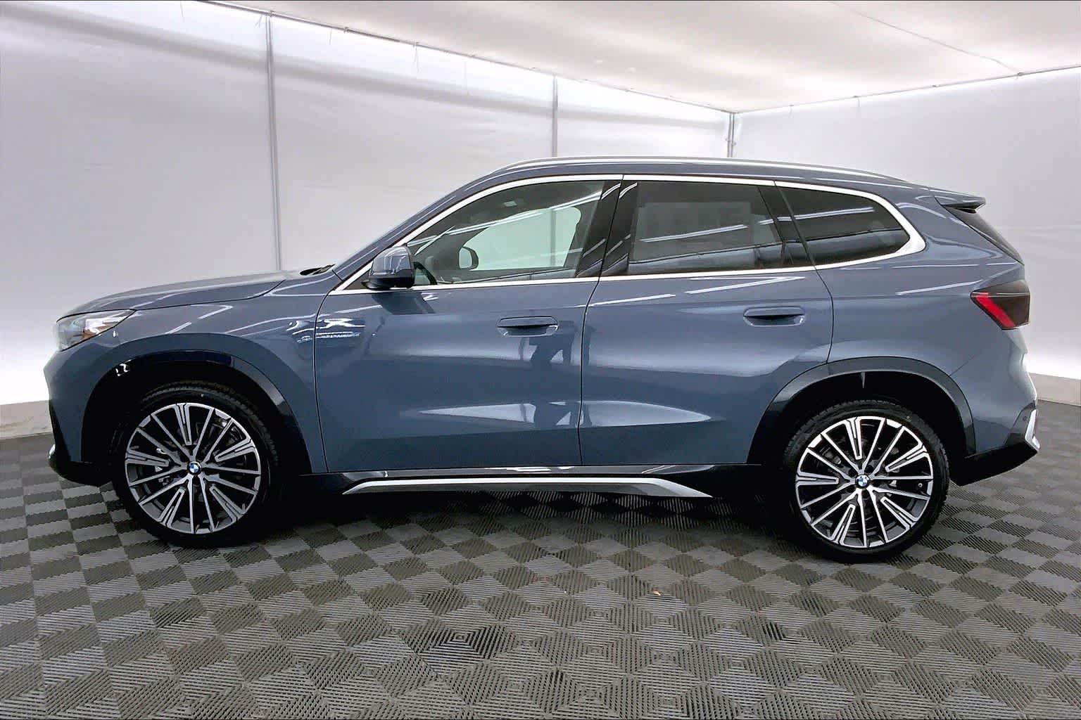 Thumbnail: 2025 BMW X1 - 3