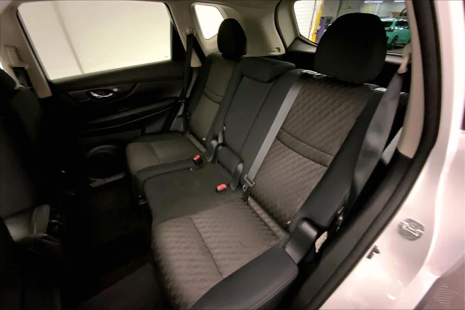 Thumbnail: 2017 Nissan Rogue - 29