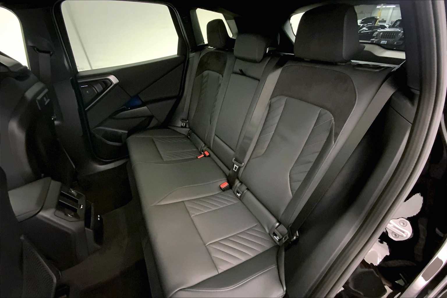 Thumbnail: 2025 BMW X3 - 13