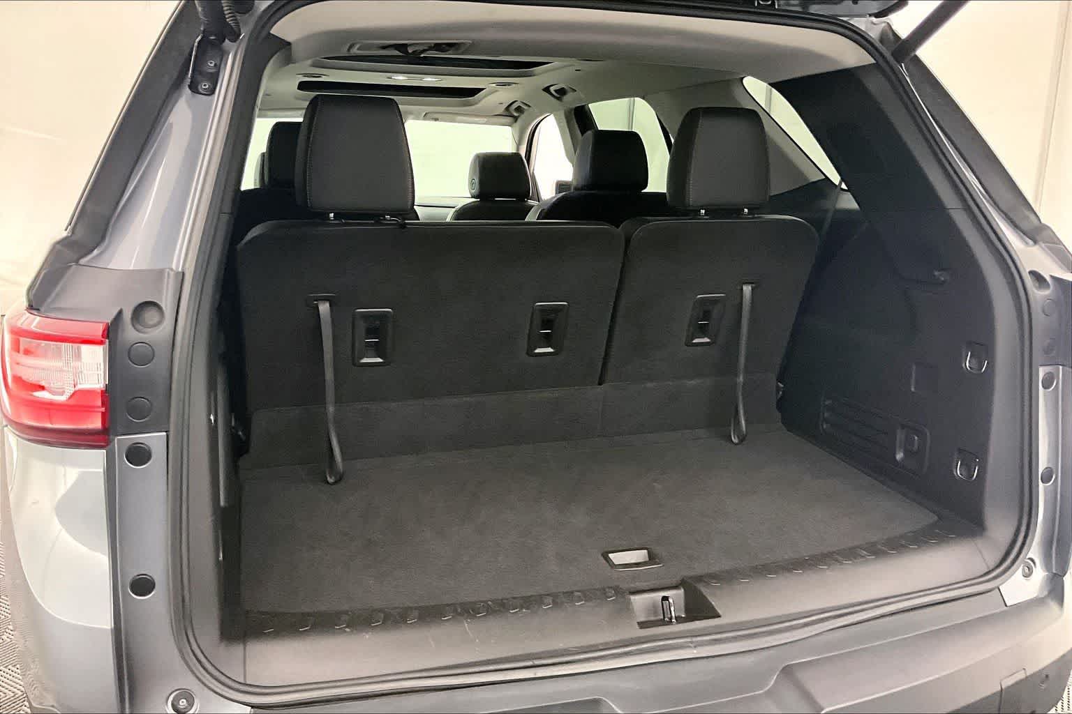 Thumbnail: 2021 Chevrolet Traverse - 18