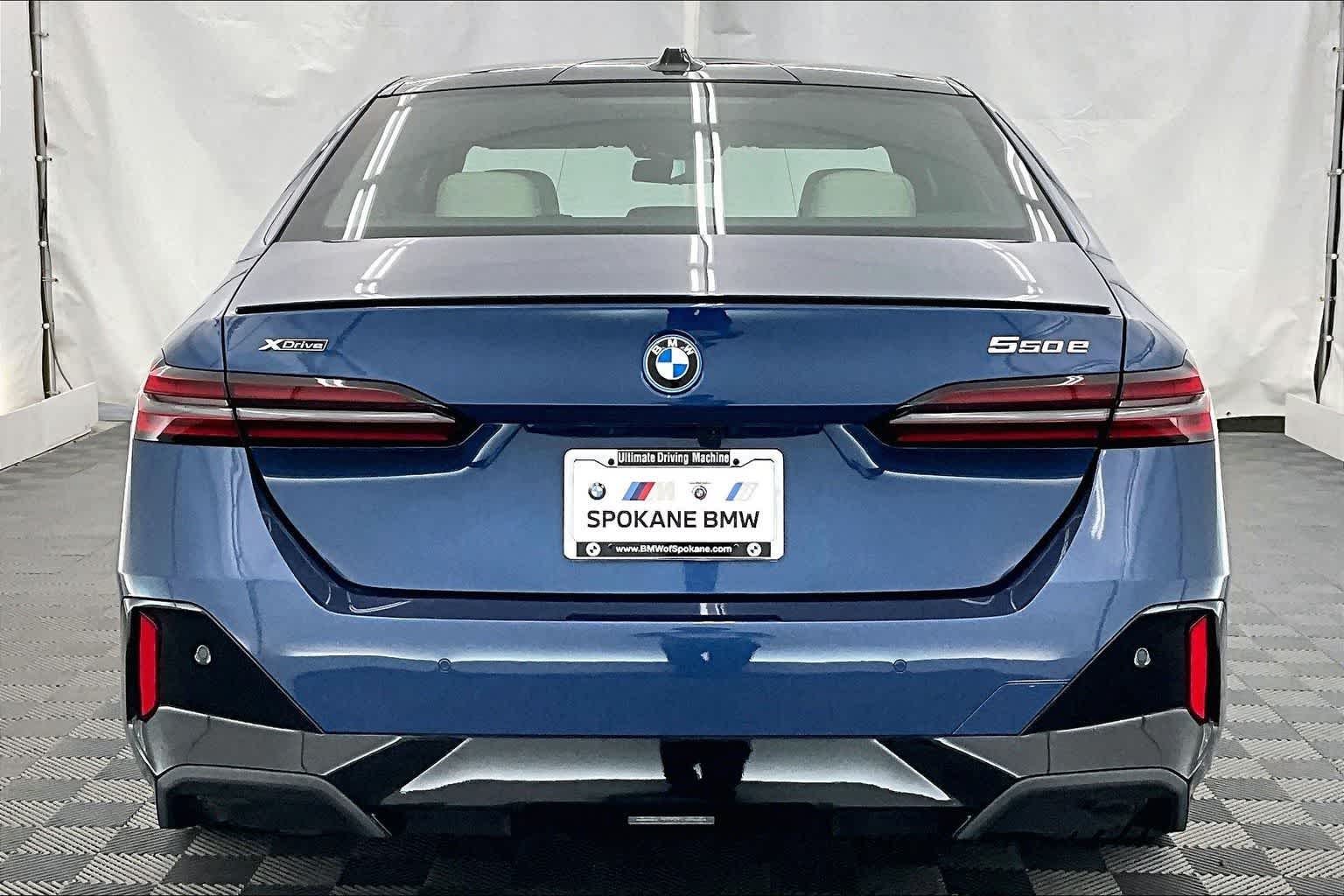 Thumbnail: 2026 BMW 5 Series - 5