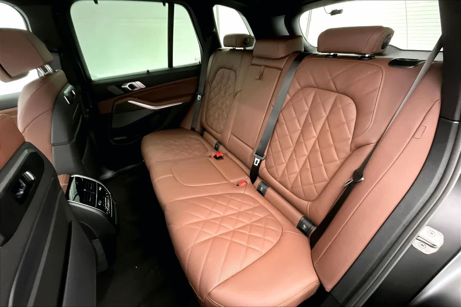 Thumbnail: 2026 BMW X5 - 13