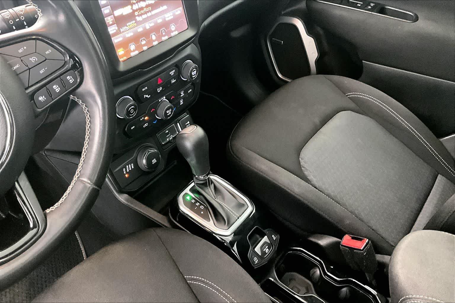 Thumbnail: 2021 Jeep Renegade - 16