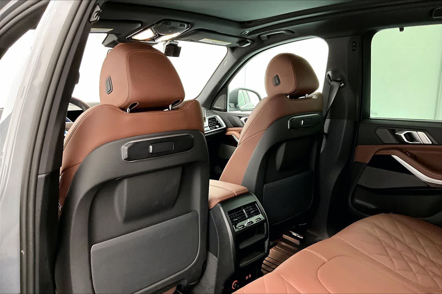 Thumbnail: 2025 BMW X5 - 12