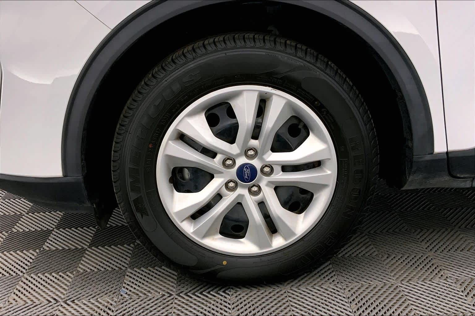 Thumbnail: 2020 Ford Escape - 8