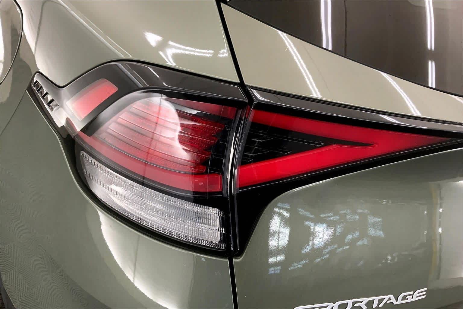 Thumbnail: 2023 Kia Sportage - 32