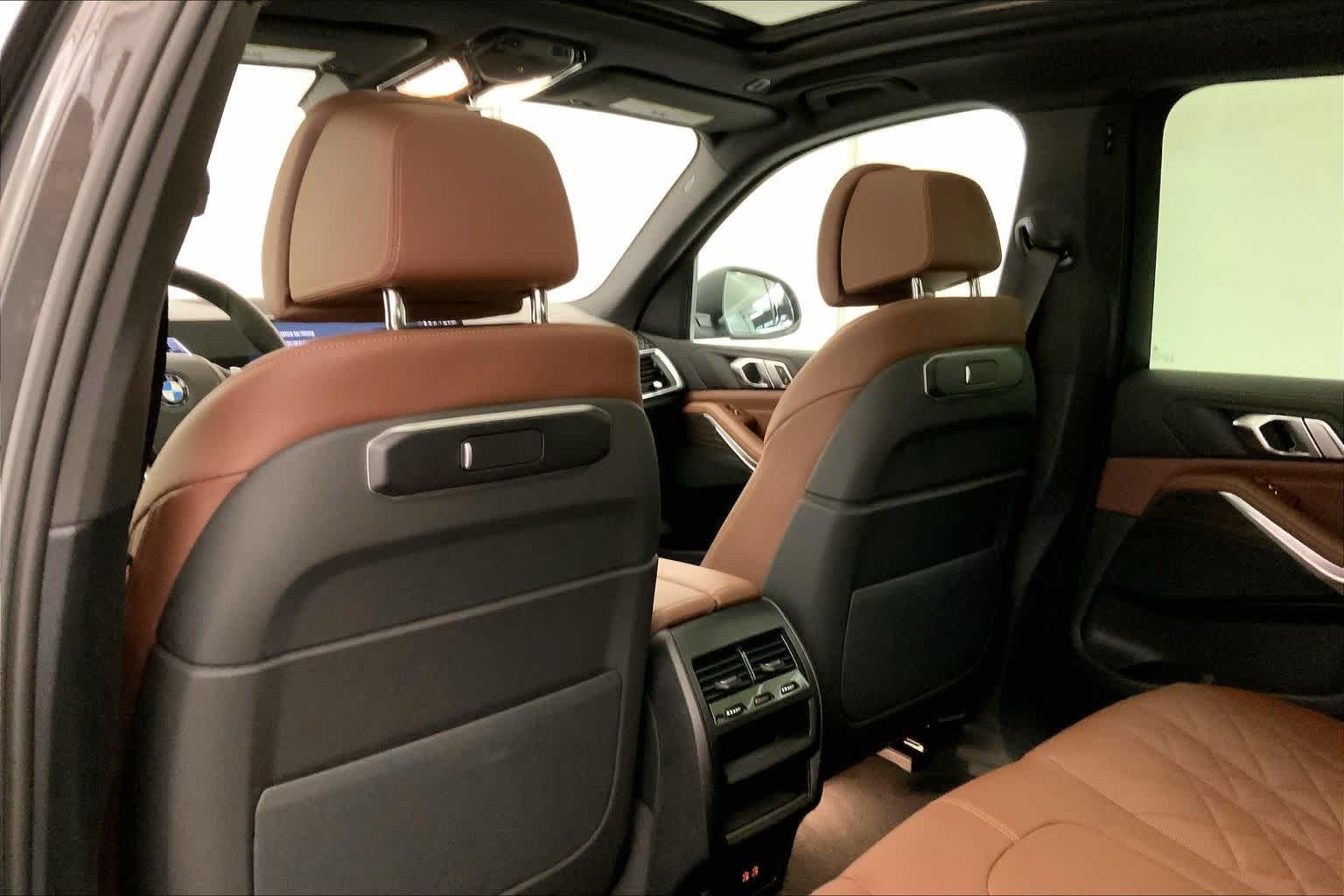 Thumbnail: 2026 BMW X5 - 12