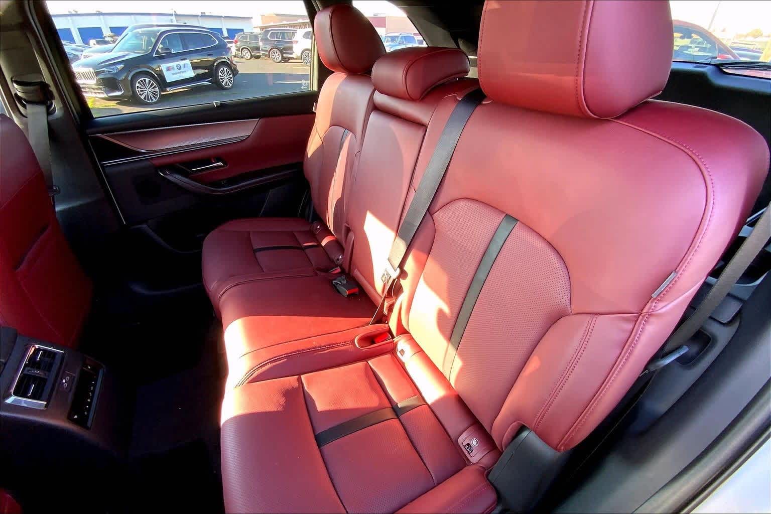 Thumbnail: 2025 Mazda CX-70 - 13