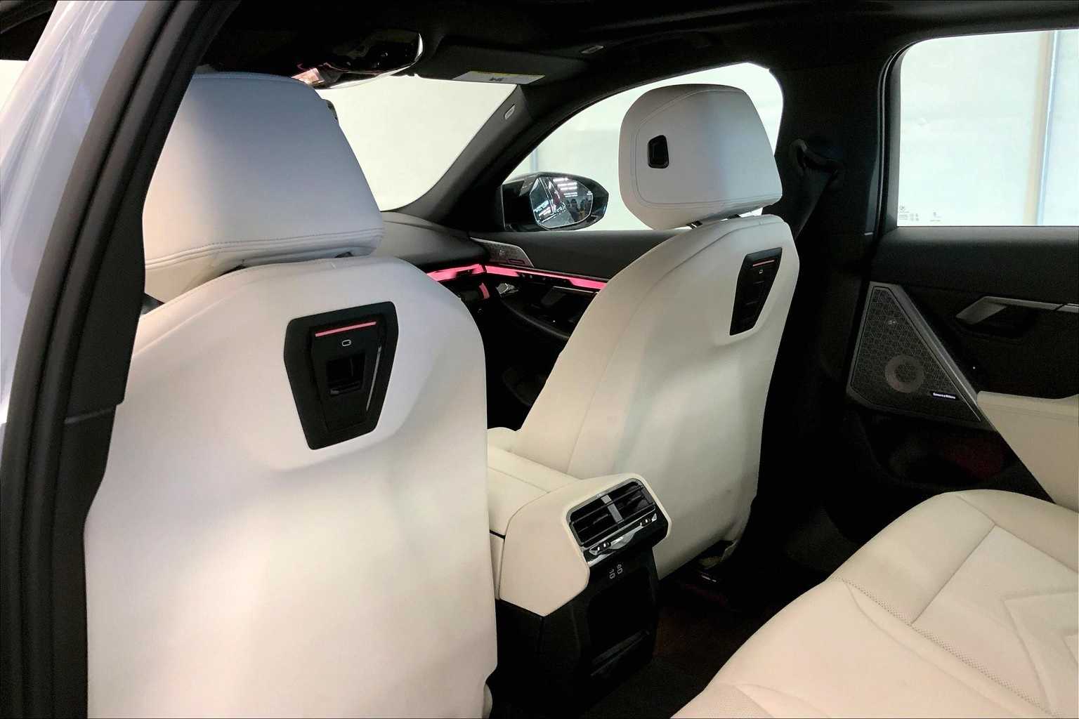 Thumbnail: 2024 BMW i5 - 12