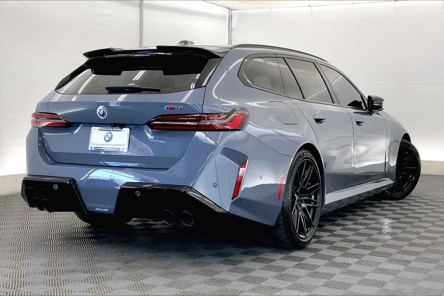 Thumbnail: 2025 BMW M5 - 22