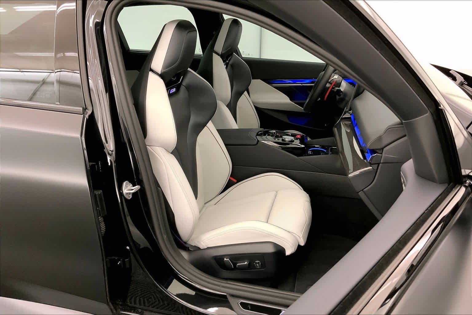 Thumbnail: 2026 BMW M5 - 13