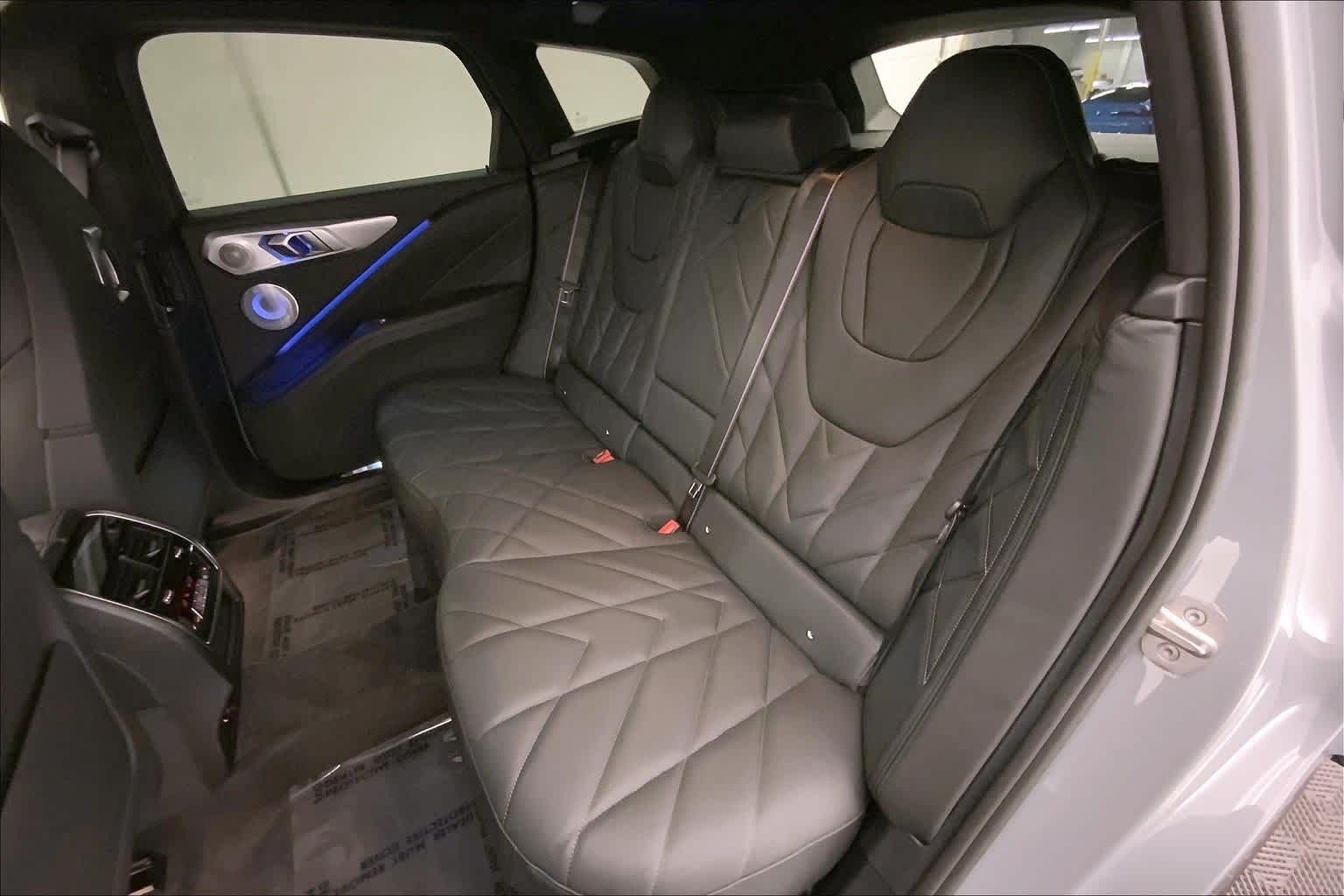 Thumbnail: 2026 BMW XM - 13