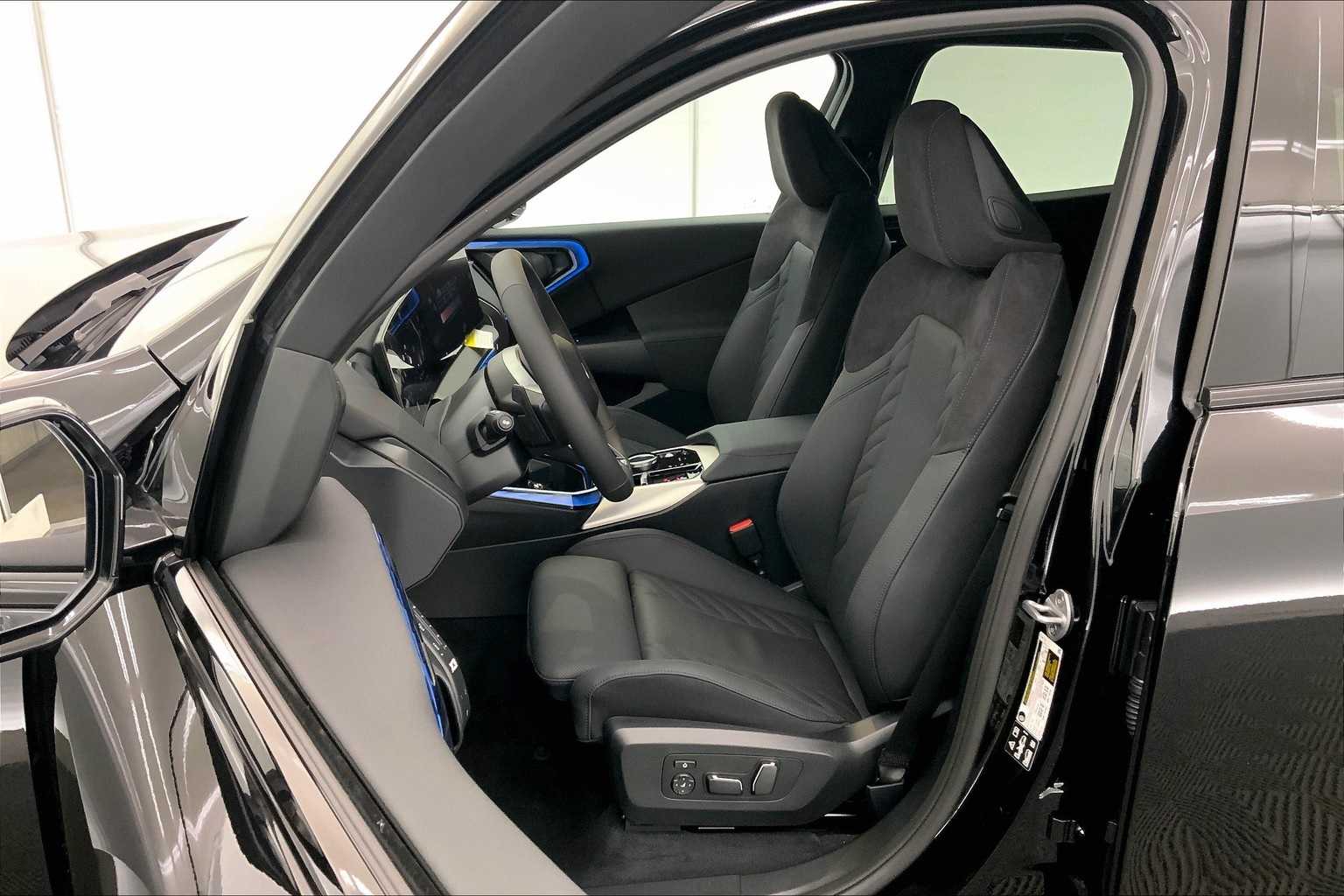 Thumbnail: 2025 BMW X3 - 11