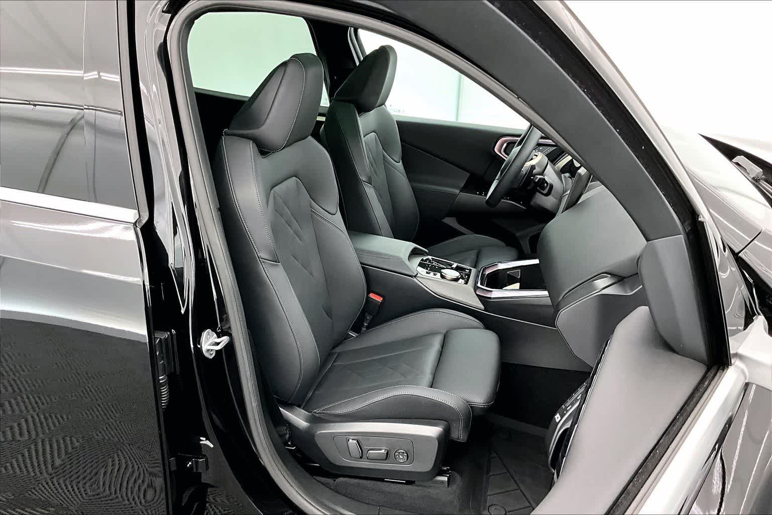 Thumbnail: 2025 BMW X3 - 13