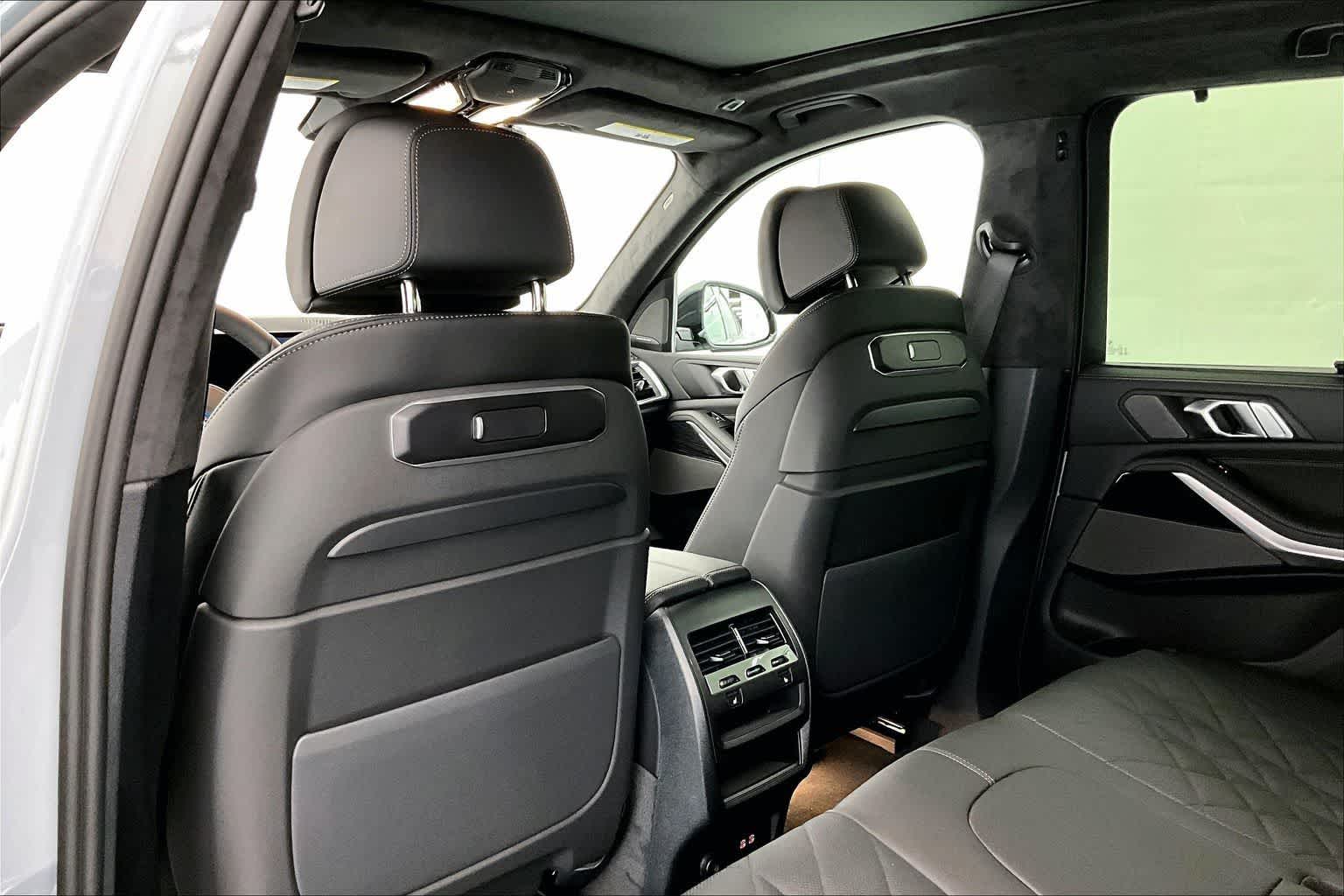 Thumbnail: 2026 BMW X5 - 12