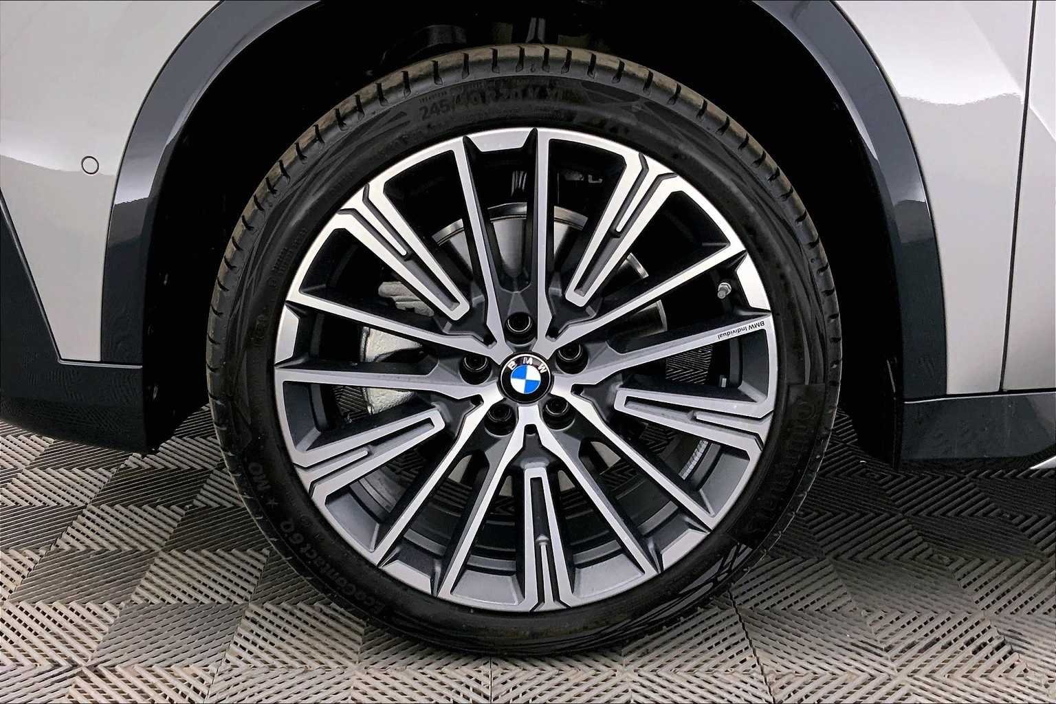 Thumbnail: 2025 BMW X1 - 8