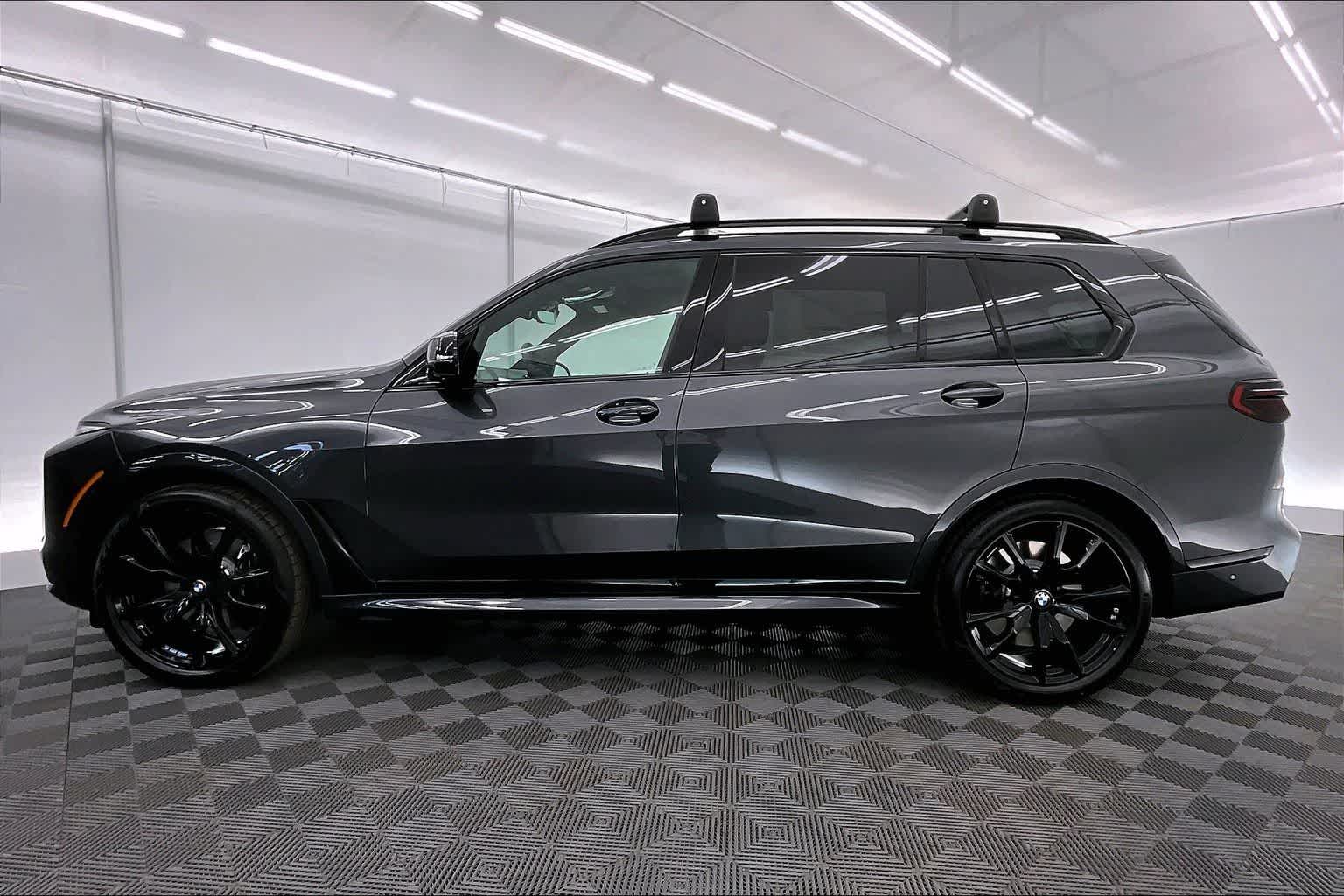 Thumbnail: 2026 BMW X7 - 3