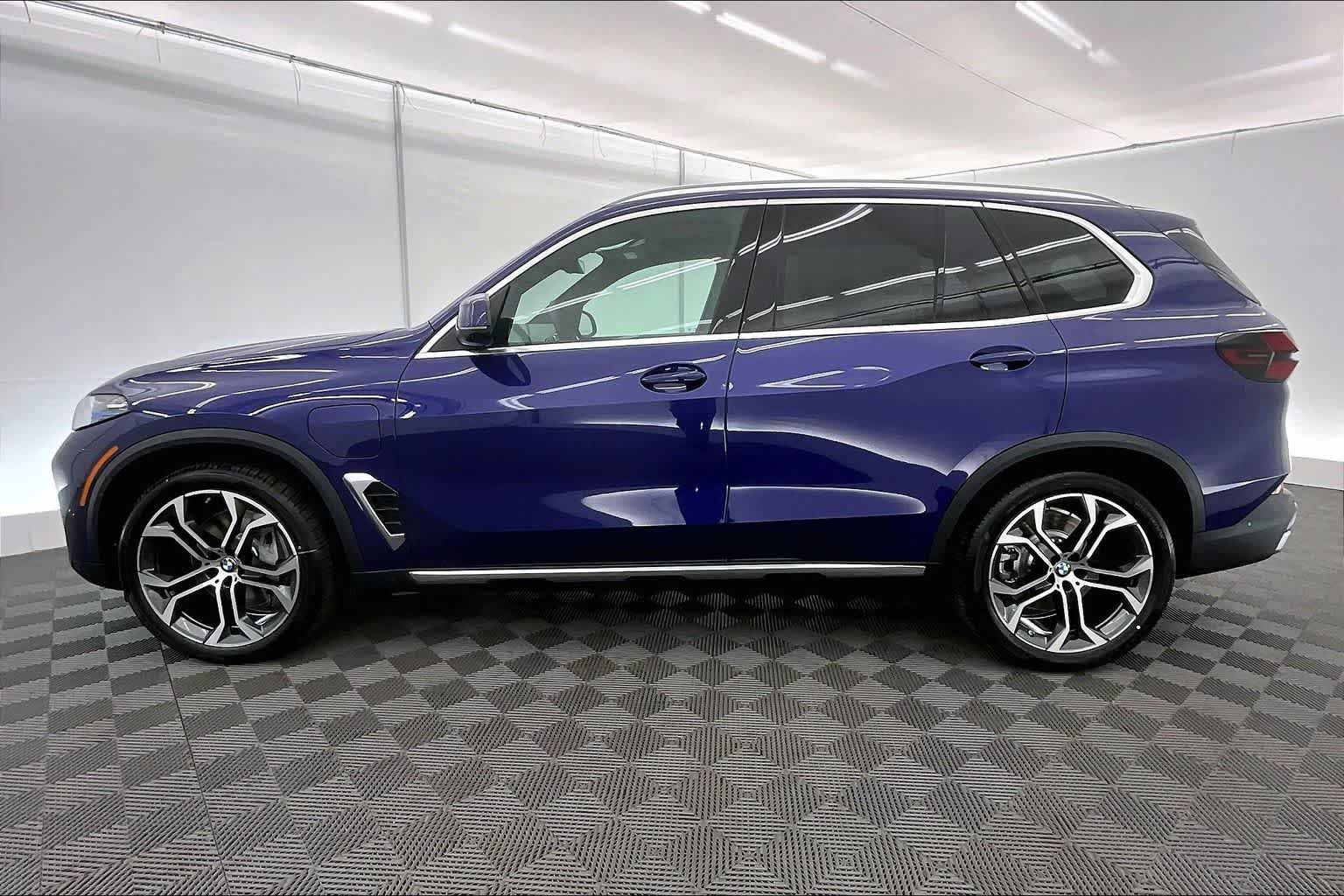 Thumbnail: 2026 BMW X5 - 3