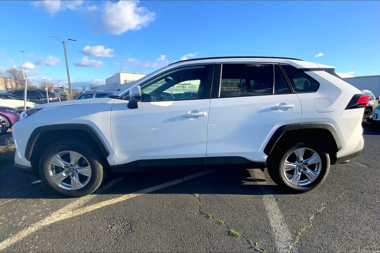 Thumbnail: 2021 Toyota RAV4 - 3