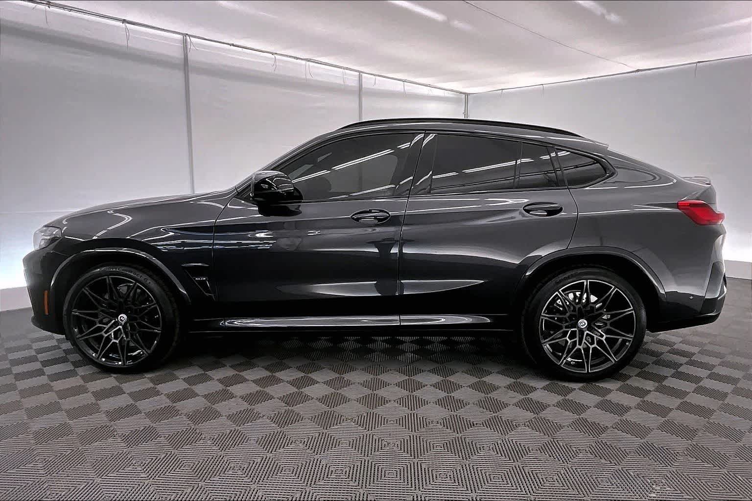 Thumbnail: 2023 BMW X4 - 3