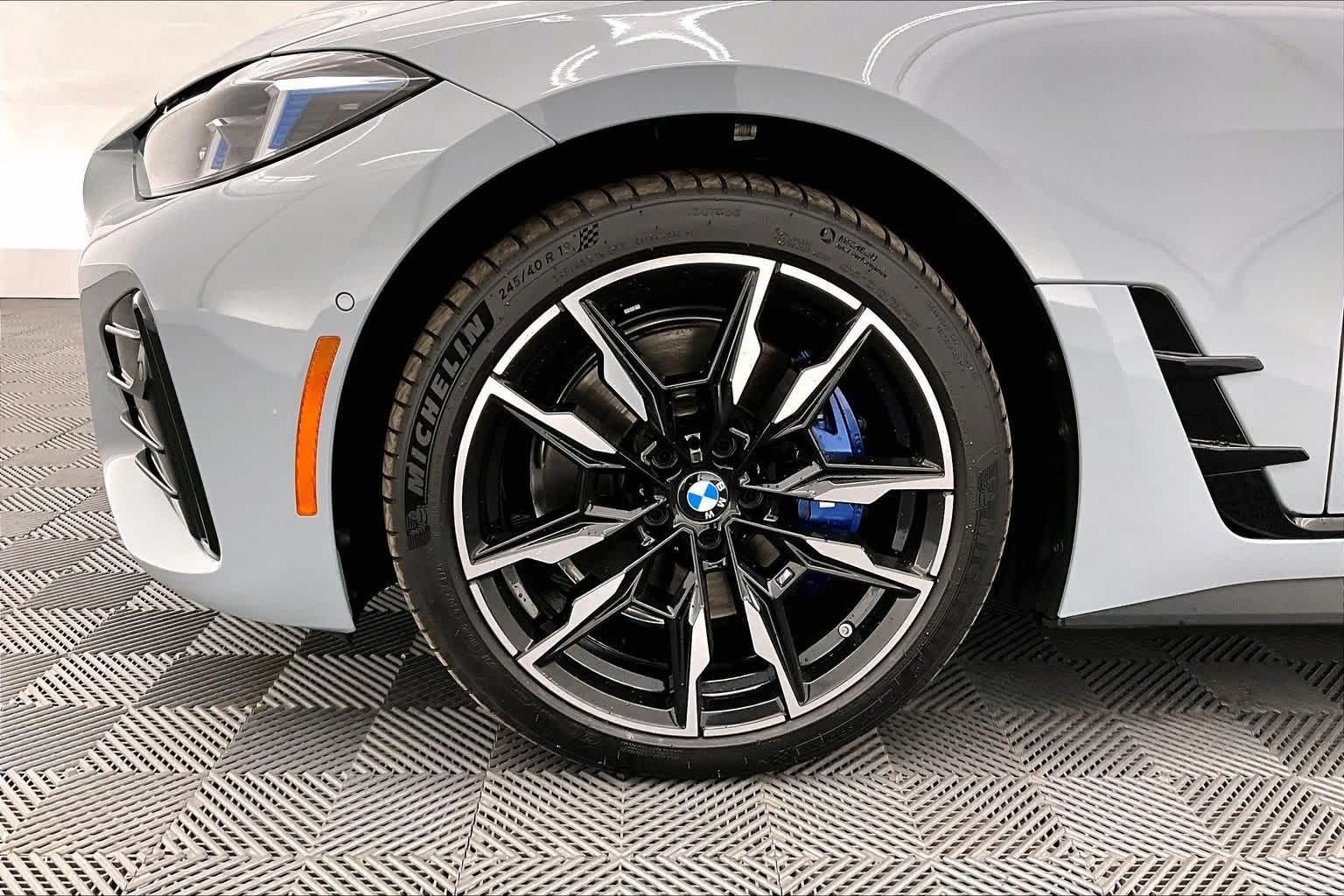 Thumbnail: 2025 BMW i4 - 8