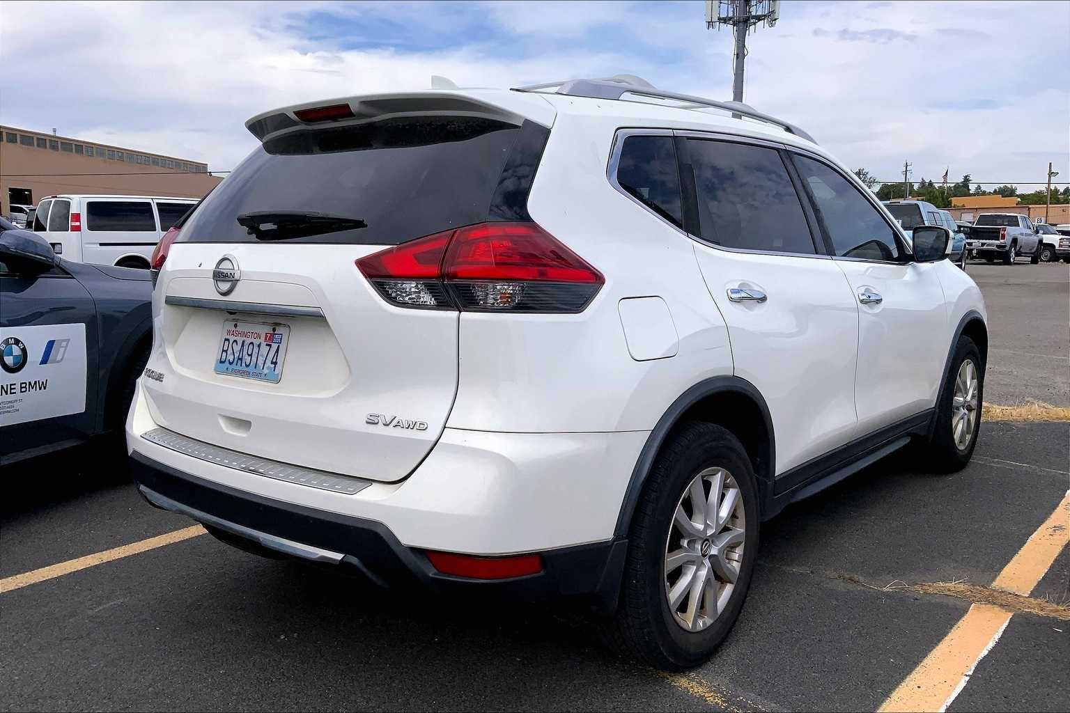 Thumbnail: 2017 Nissan Rogue - 19